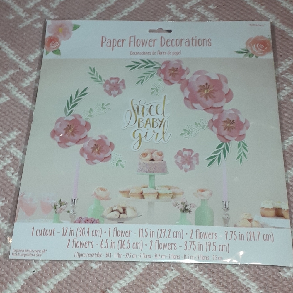 Baby shower decor